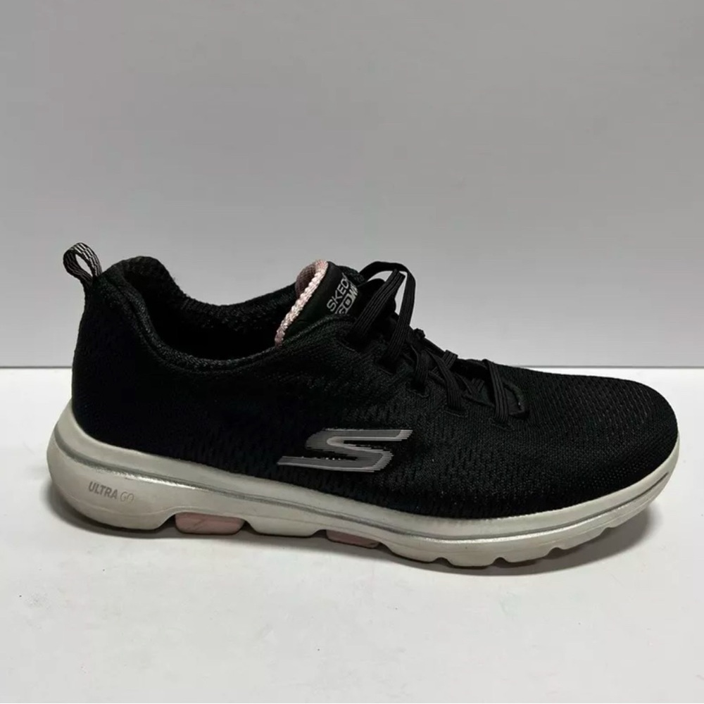 Skechers Womens GoWalk 5 Sneaker Black Size 8 M
